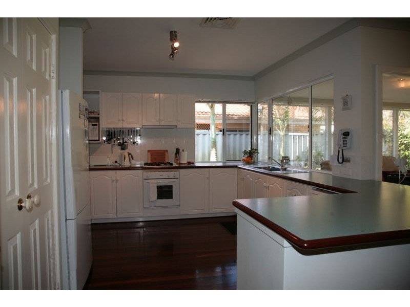 8 Hawkesbury Retreat, Atwell WA 6164