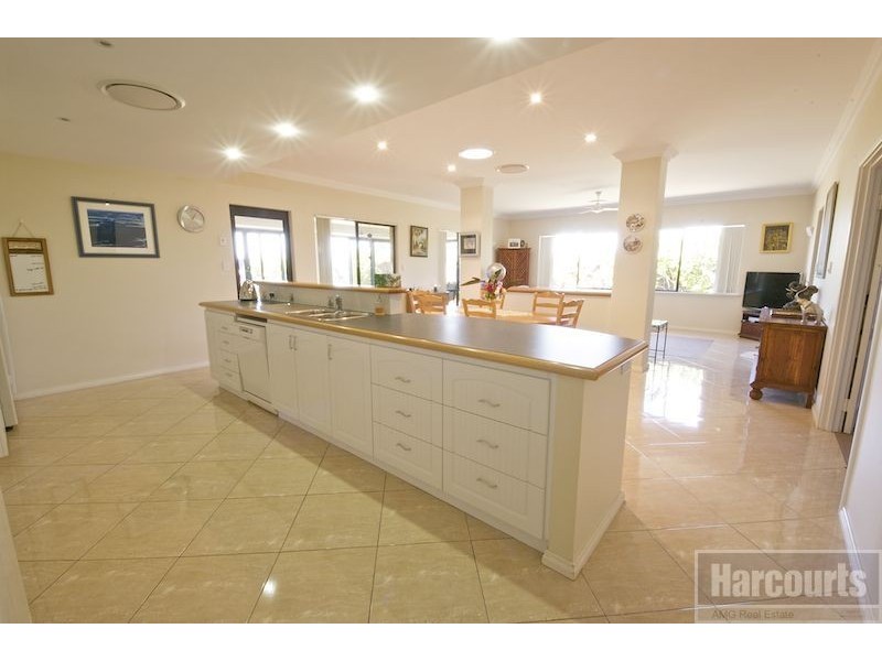 6 Tamar Break, Madora Bay WA 6210