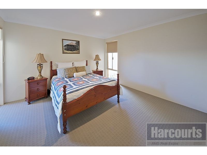 11 Petit Loop, Dudley Park WA 6210