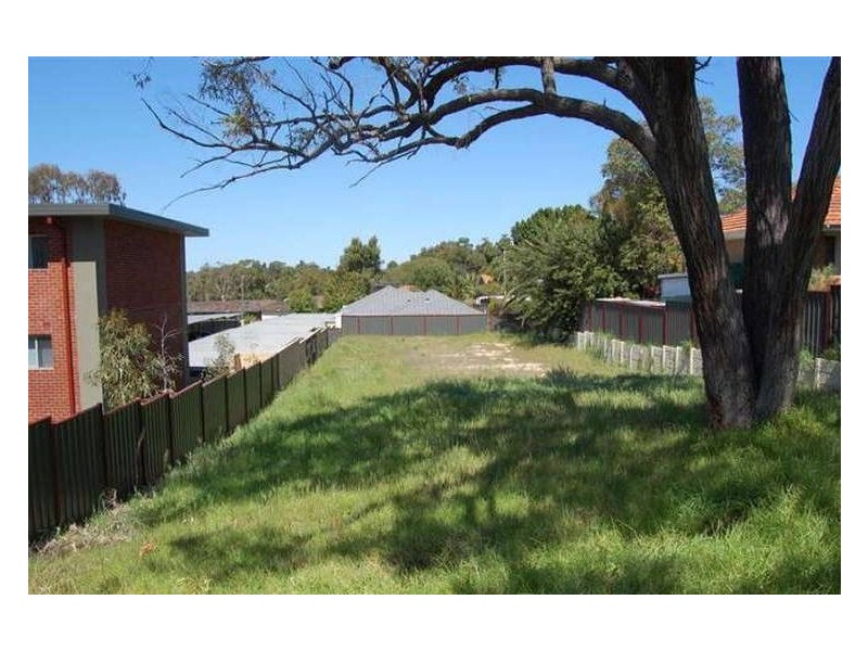 13 Rosalind Way, Coolbellup WA 6163