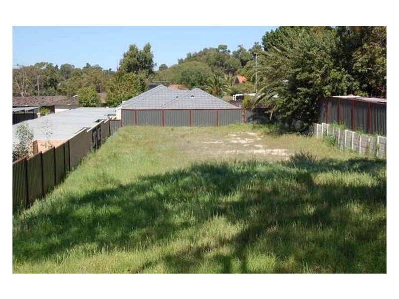 13 Rosalind Way, Coolbellup WA 6163