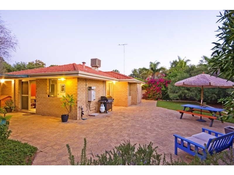 1/165 Holland Street, Fremantle WA 6160