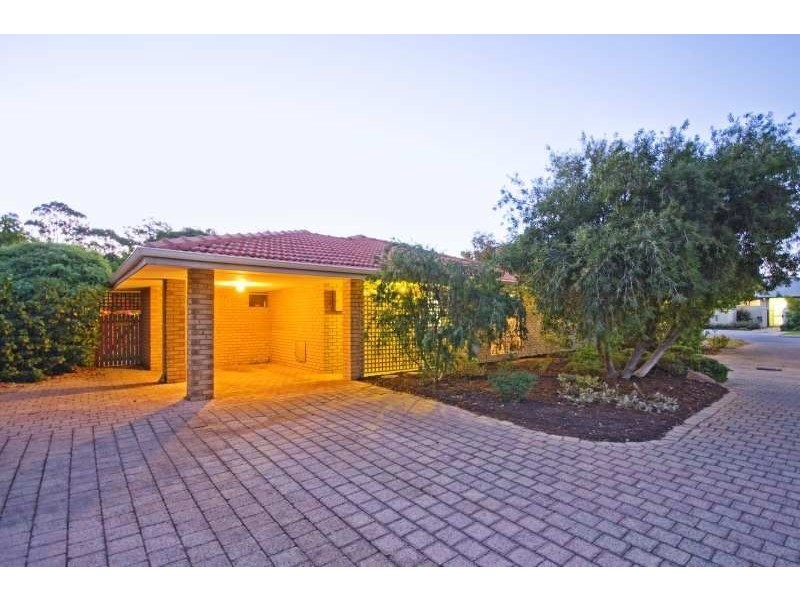 1/165 Holland Street, Fremantle WA 6160