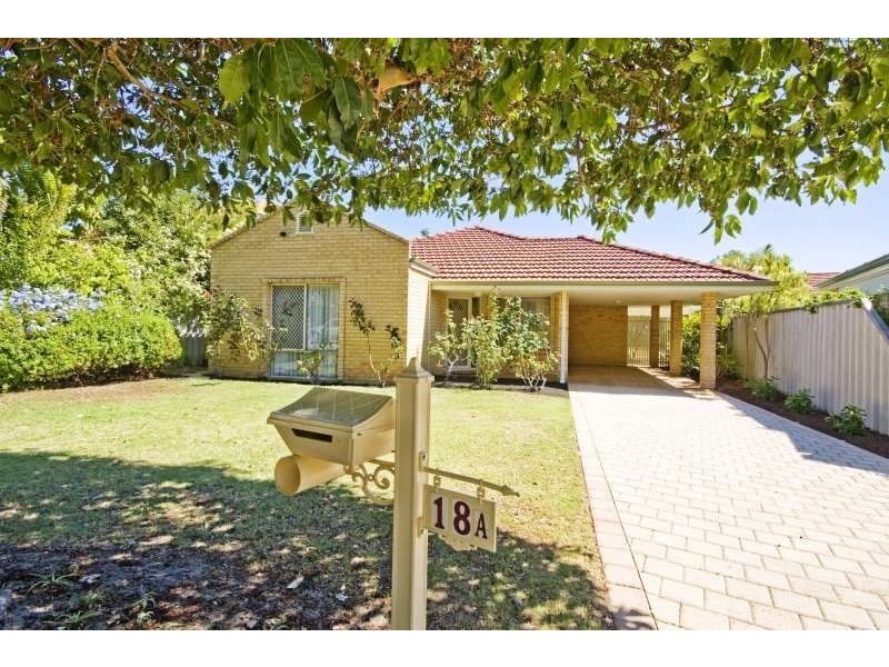 18a Bricknell Road, Attadale WA 6156