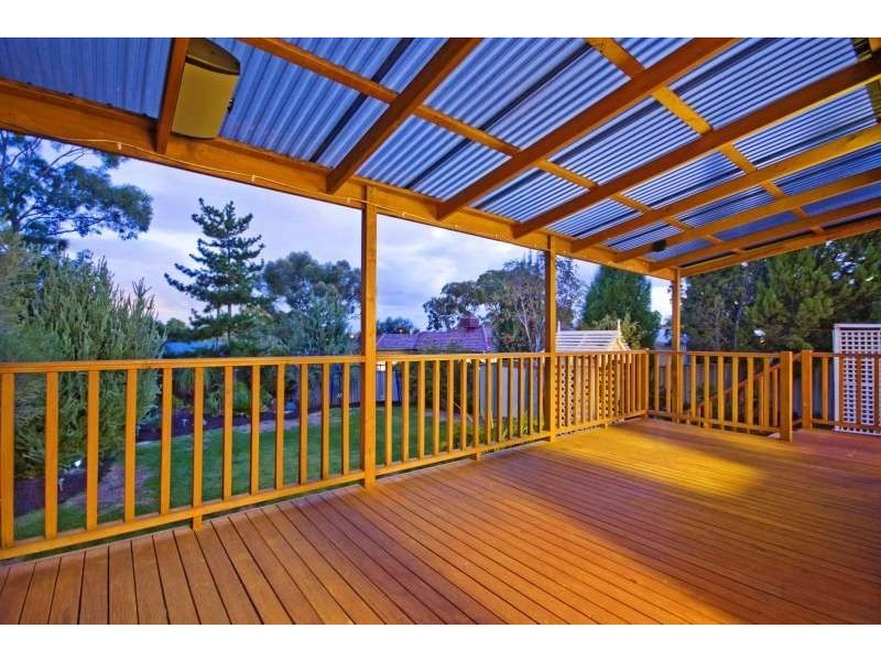 3 Redwood Crescent, Melville WA 6156