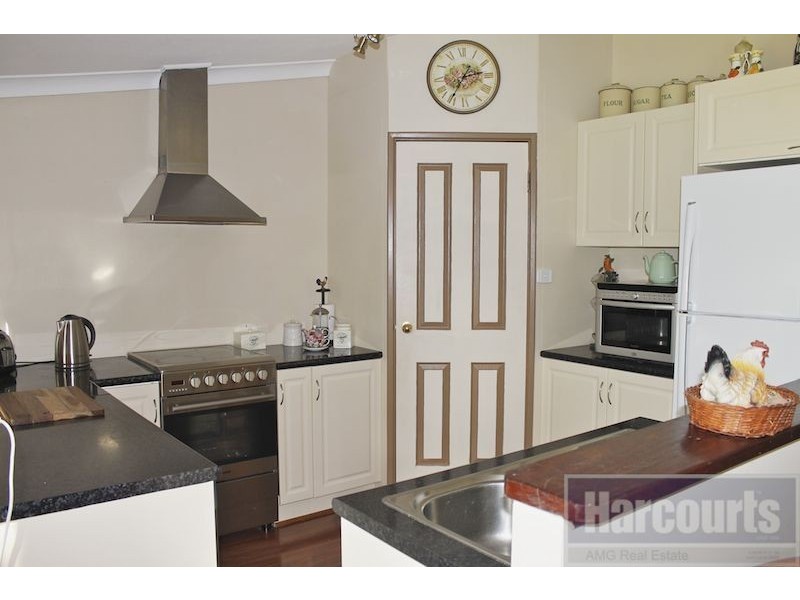 2 Wells Street, Gingin WA 6503