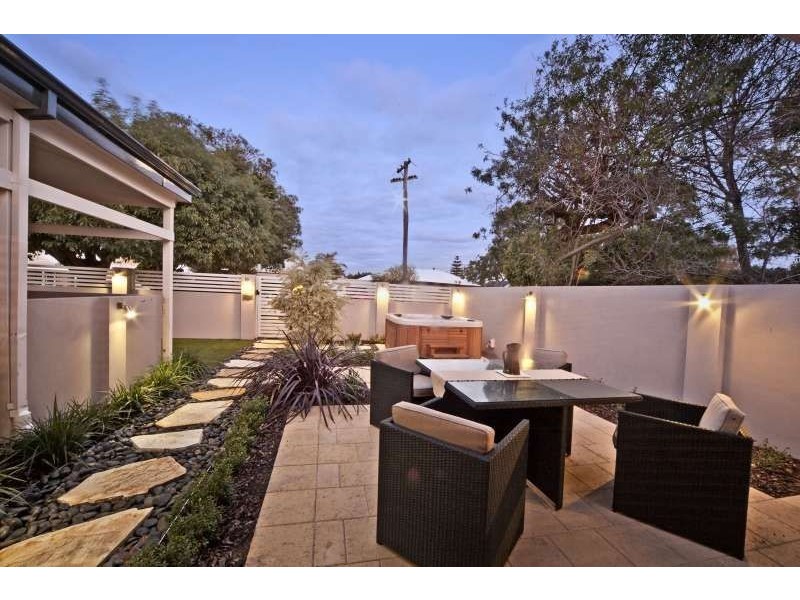 12 Bricknell Road, Attadale WA 6156