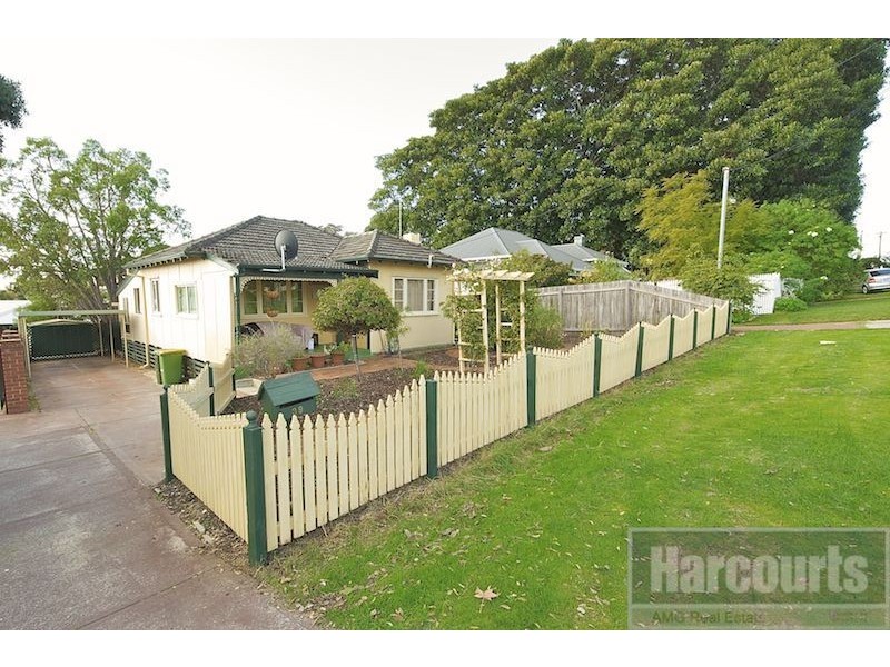 39 Zenobia Street, Palmyra WA 6157