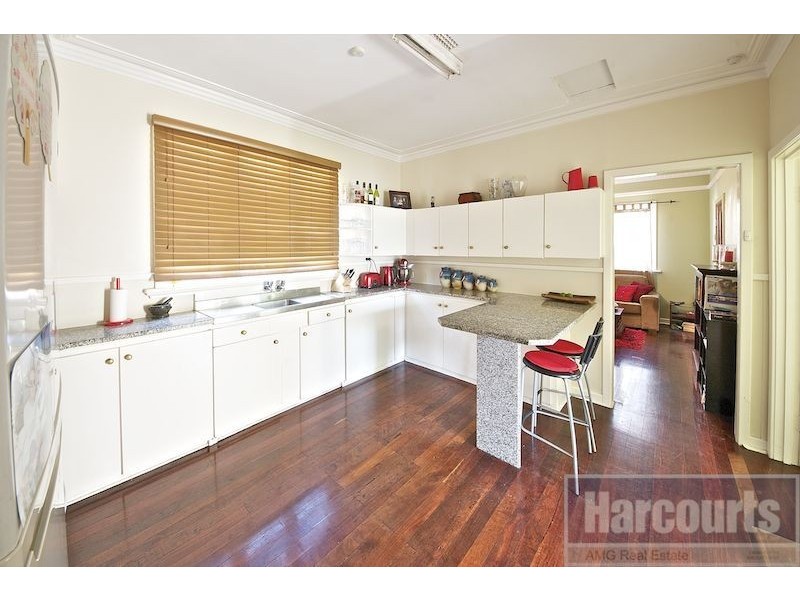 39 Zenobia Street, Palmyra WA 6157