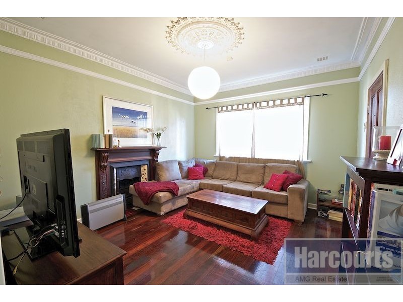 39 Zenobia Street, Palmyra WA 6157