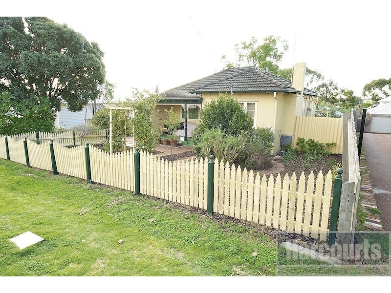 39 Zenobia Street, Palmyra WA 6157