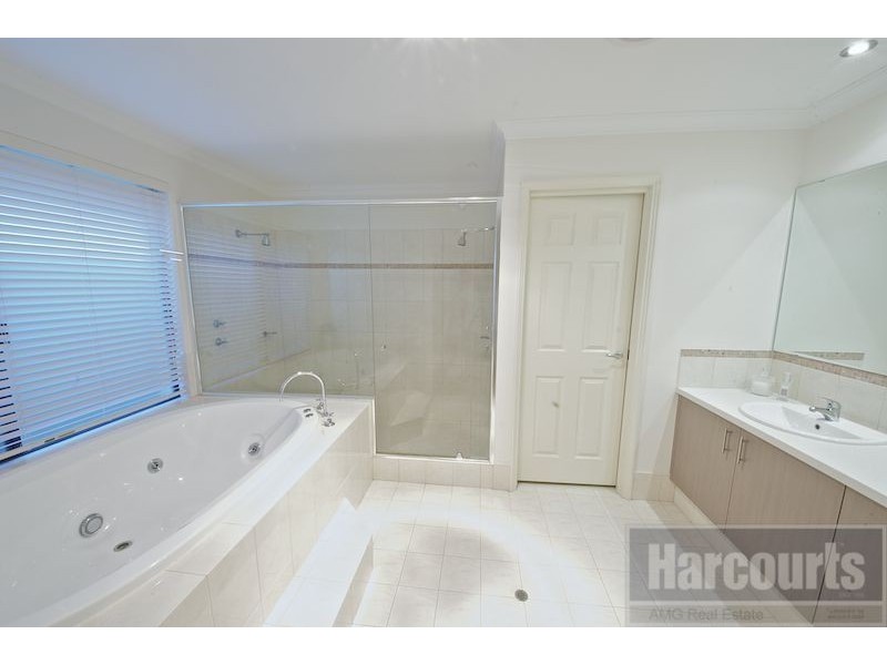 3 Solace Gardens, Atwell WA 6164