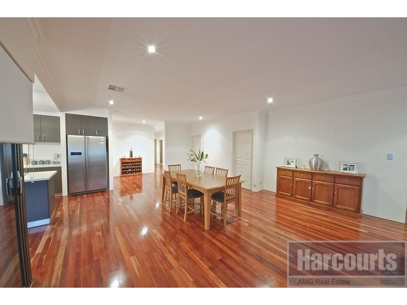 3 Solace Gardens, Atwell WA 6164