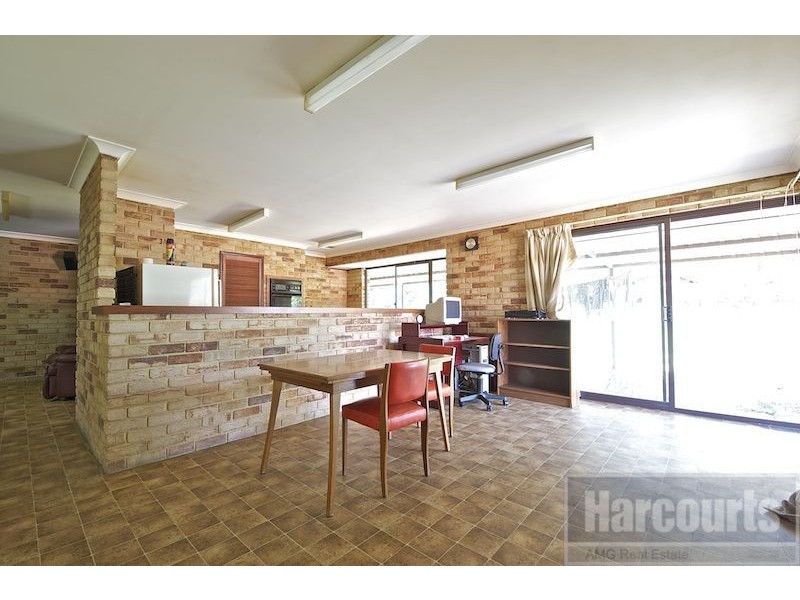 25 Gillett Drive, Kardinya WA 6163