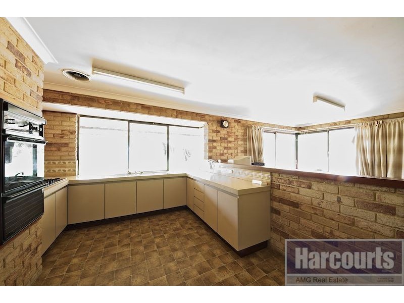 25 Gillett Drive, Kardinya WA 6163