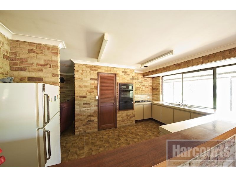 25 Gillett Drive, Kardinya WA 6163