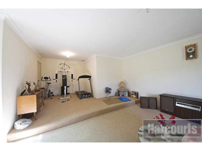 25 Gillett Drive, Kardinya WA 6163