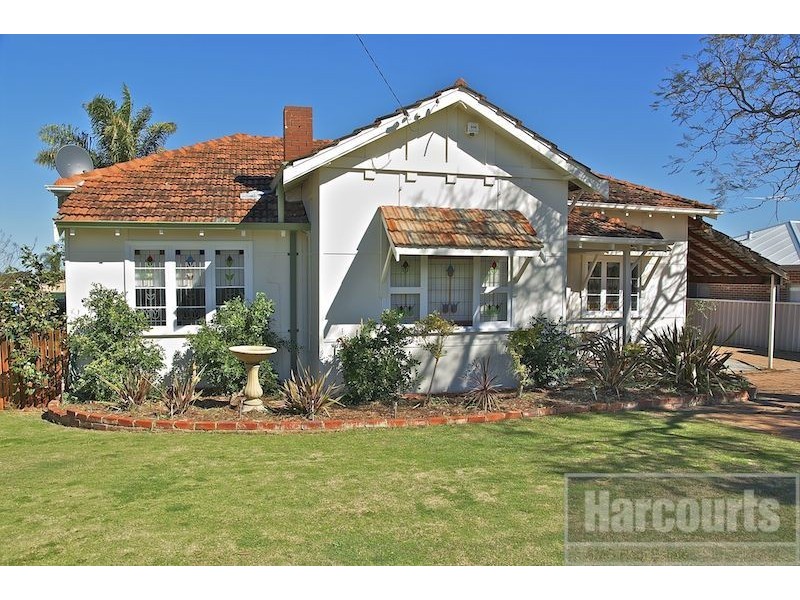 15 Waddell Road, Palmyra WA 6157