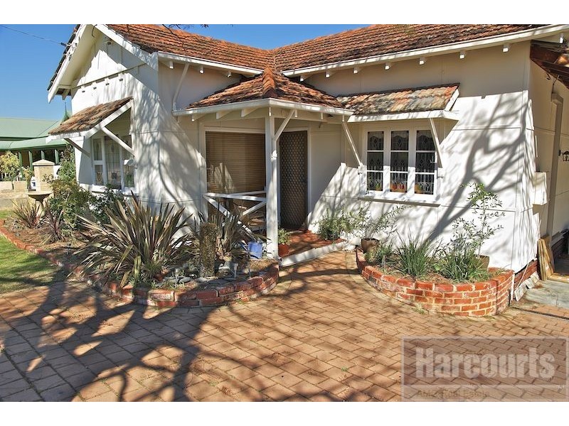 15 Waddell Road, Palmyra WA 6157