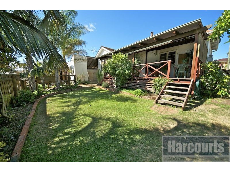 15 Waddell Road, Palmyra WA 6157