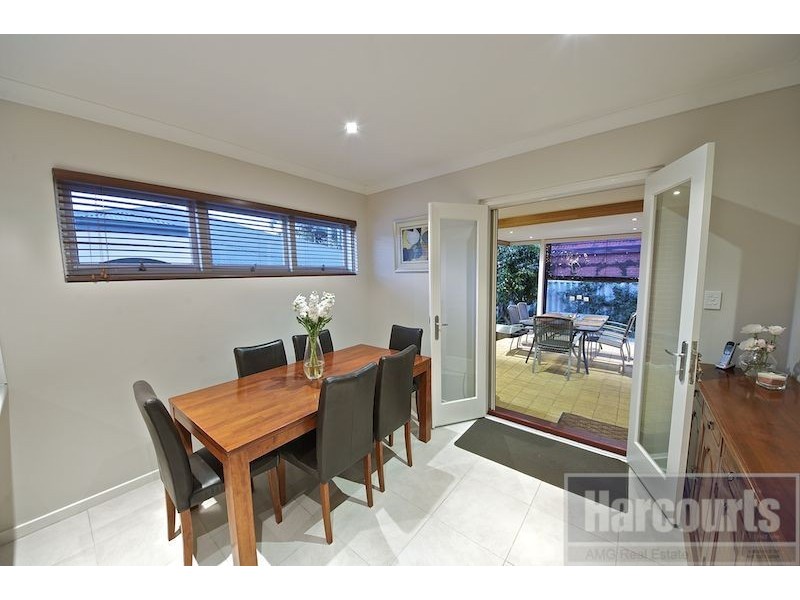 77 Kitchener Road, Melville WA 6156