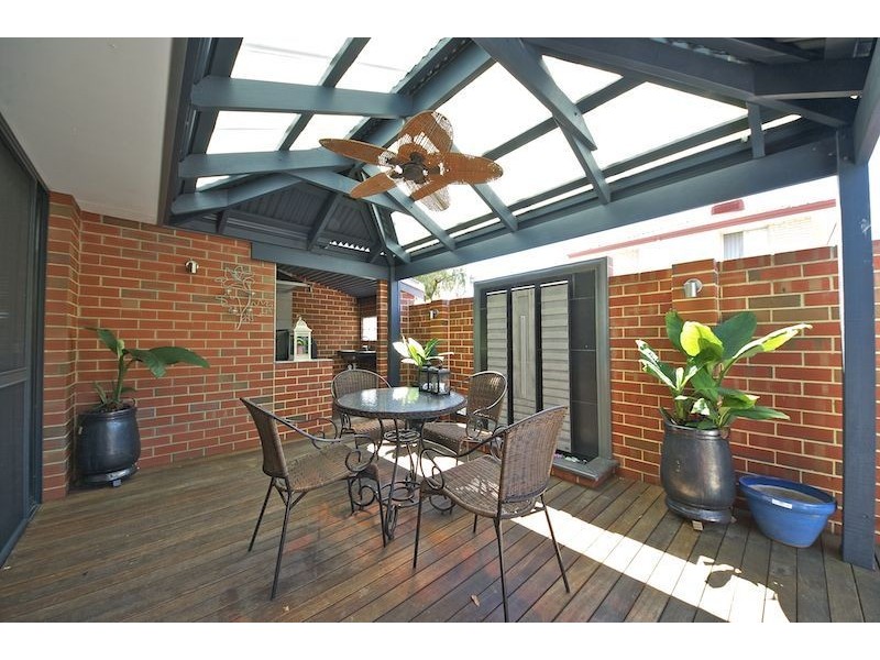 1/188 Kitchener Road, Booragoon WA 6154