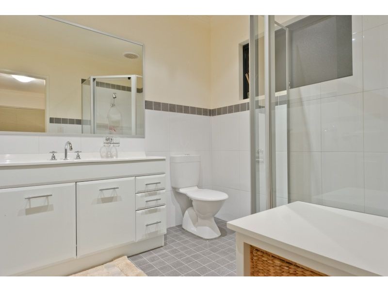 15b Coleman Crescent, Melville WA 6156