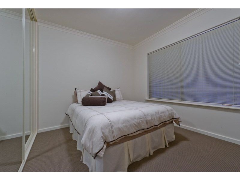 15b Coleman Crescent, Melville WA 6156