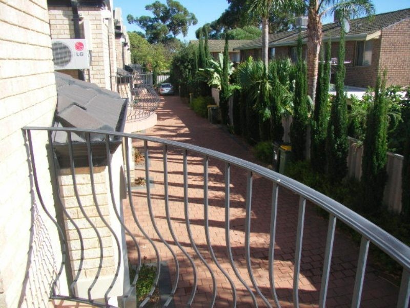 2/163 Stock Road, Attadale WA 6156