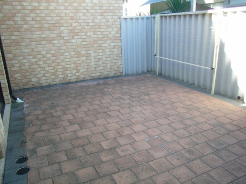 2/163 Stock Road, Attadale WA 6156