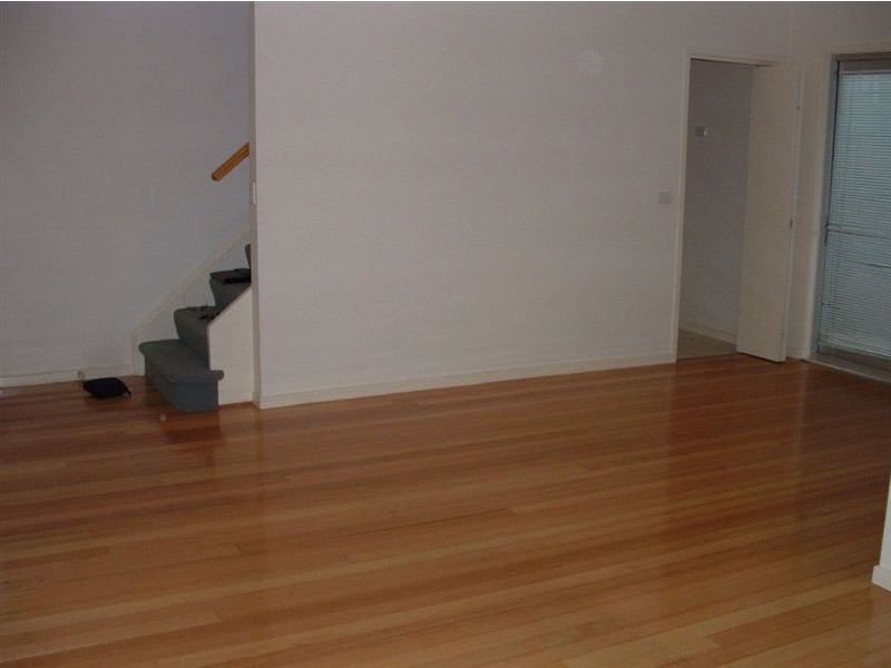 2/218 Glenlyon Road, Brunswick East VIC 3057