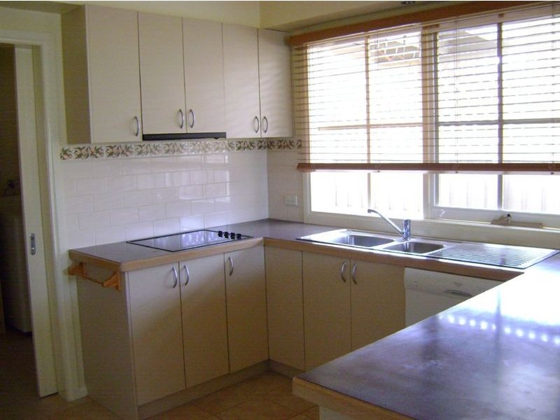 2/14 Broad Street, Greensborough VIC 3088