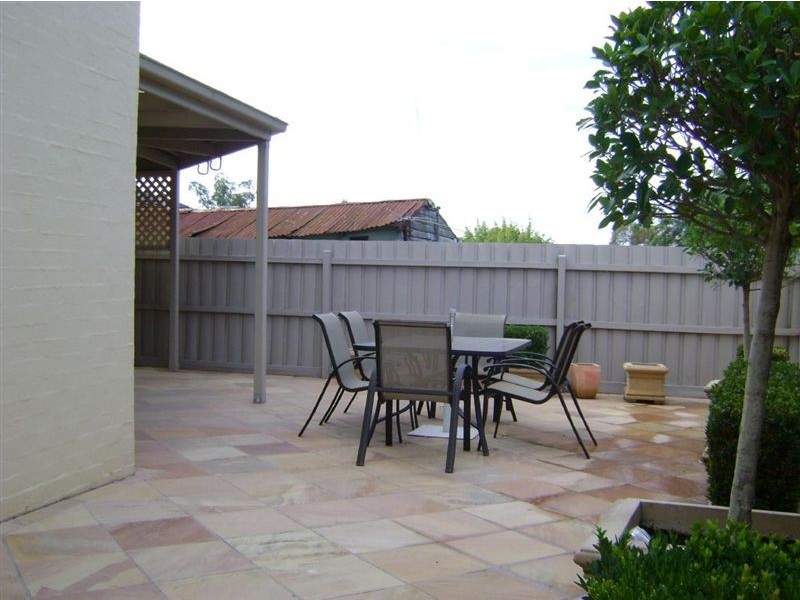 2/14 Broad Street, Greensborough VIC 3088