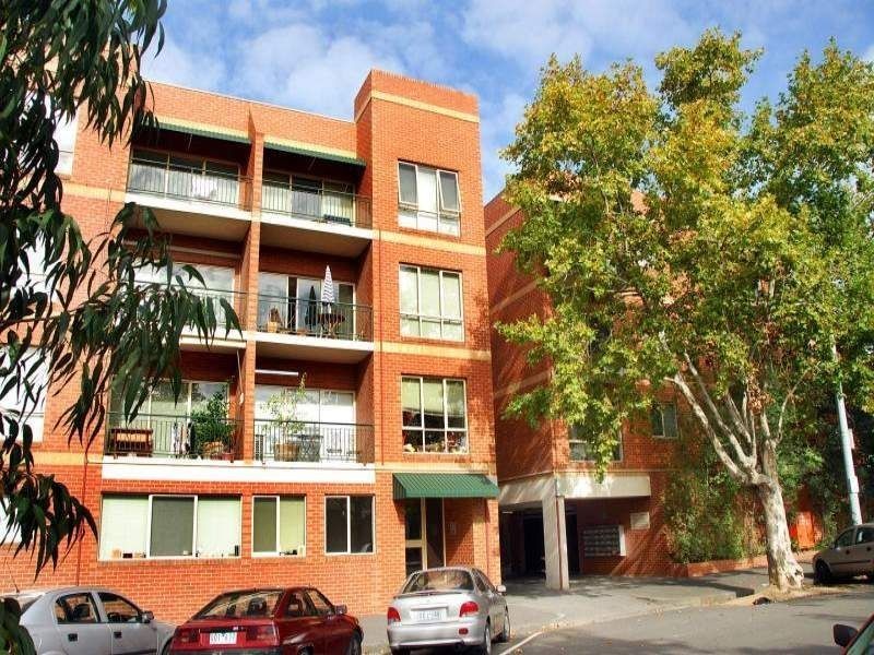 3/25 Barkly Street, Carlton VIC 3053