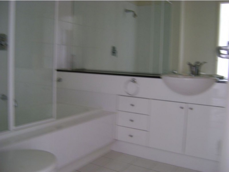 18/1072 Lygon Street, Carlton North VIC 3054