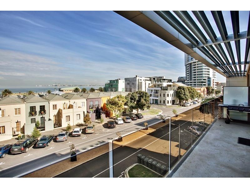 303/2 Rouse Street, Port Melbourne VIC 3207
