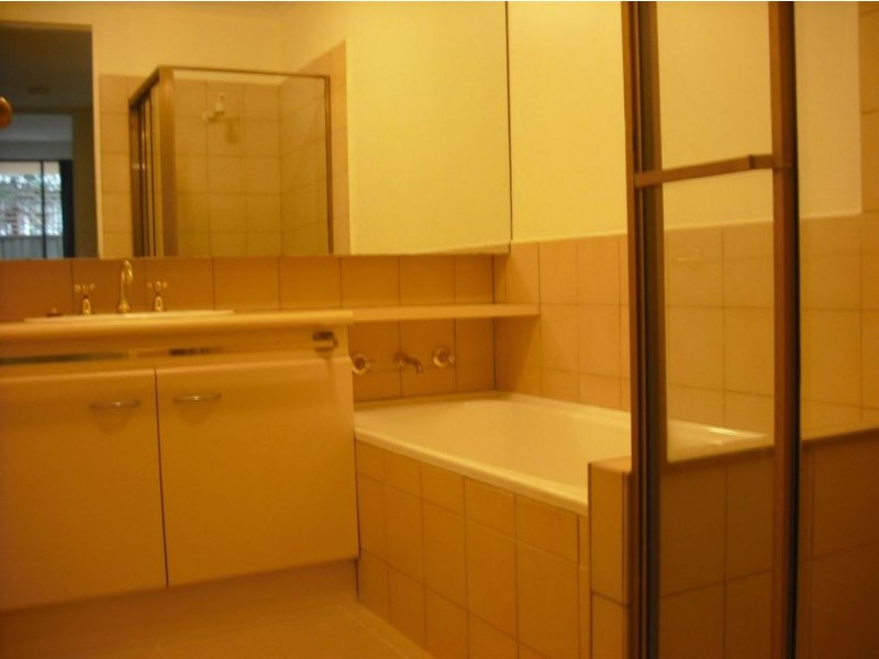 5/27 Queens Road, Melbourne VIC 3000