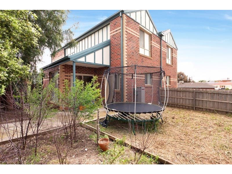 16 Normanby Street, Sydenham VIC 3037