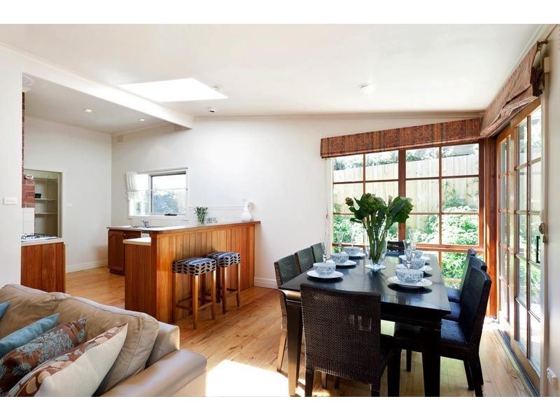 42 Hopetoun Grove, Eaglemont VIC 3084