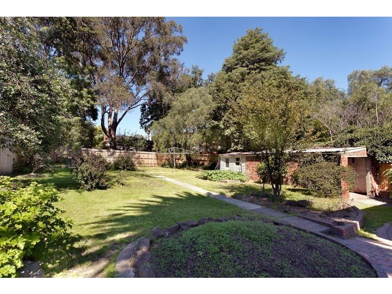 42 Hopetoun Grove, Eaglemont VIC 3084