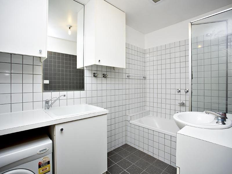 2/157 Bouverie Street, Carlton VIC 3053