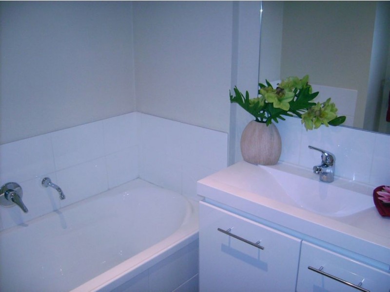 15/27-29 Golden Grove, Springvale South VIC 3172