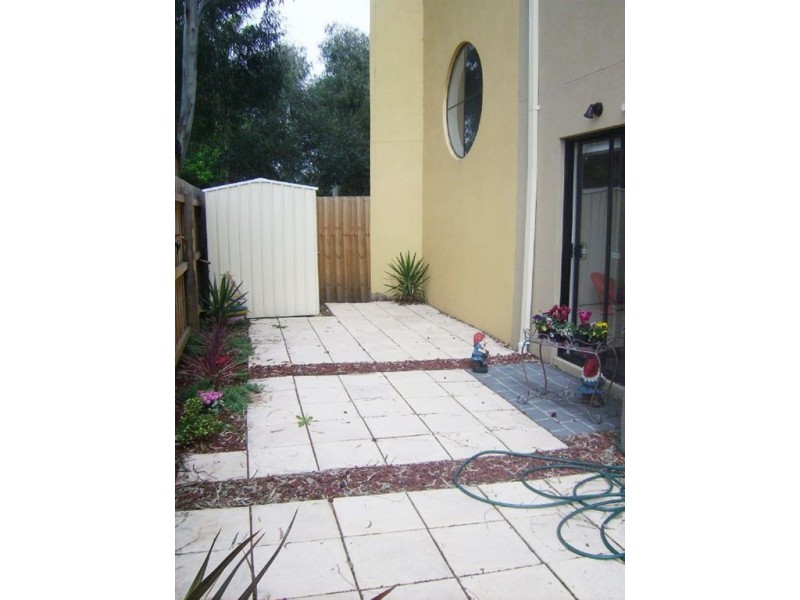 15/27-29 Golden Grove, Springvale South VIC 3172