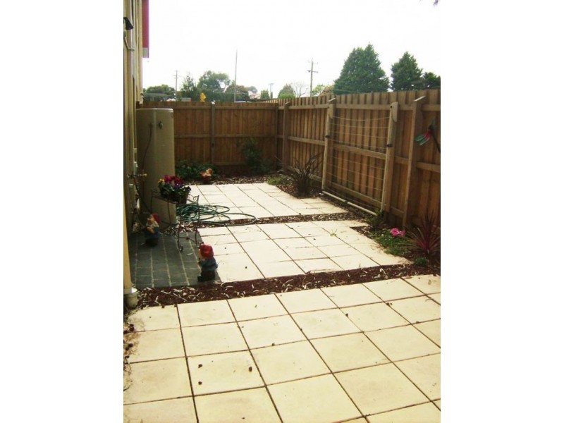 15/27-29 Golden Grove, Springvale South VIC 3172