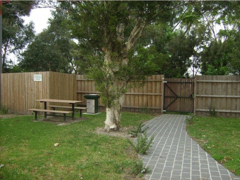 15/27-29 Golden Grove, Springvale South VIC 3172
