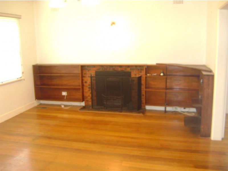 31 Josephine Street, Oak Park VIC 3046