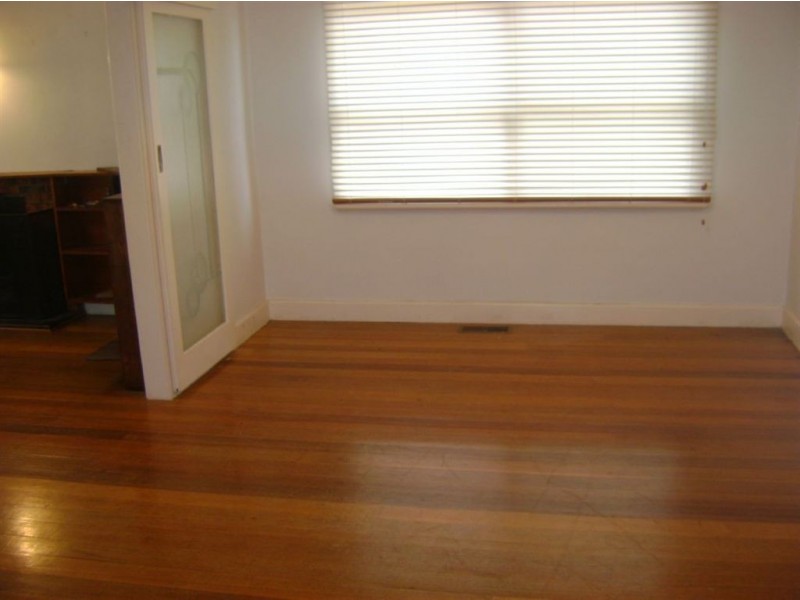 31 Josephine Street, Oak Park VIC 3046