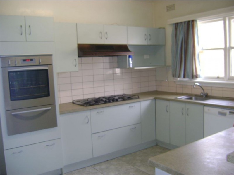 31 Josephine Street, Oak Park VIC 3046