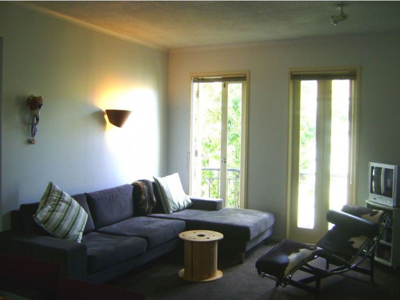 18/116 Drummond Street, Carlton VIC 3053