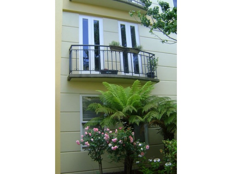 18/116 Drummond Street, Carlton VIC 3053